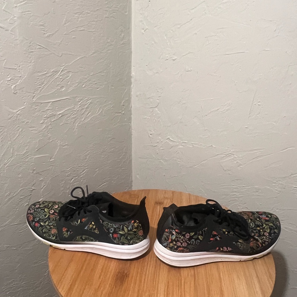 ASICS Bird And Branch Motif Black Fabric Sneakers 10M - Picture 4 of 10